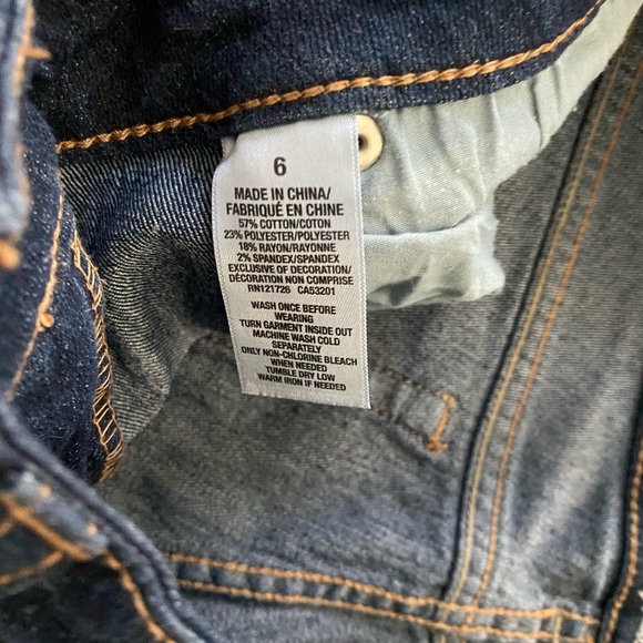 Aeropostale Denim Bermuda shirts with cuffed legs. Dark wash - Picture 6 of 6